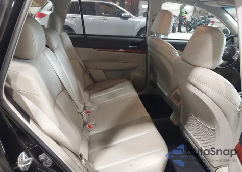 2010 Subaru Outback 2.5I Limited z USA, uszkodzony, nr VIN 4S4BRBLC7A3336837